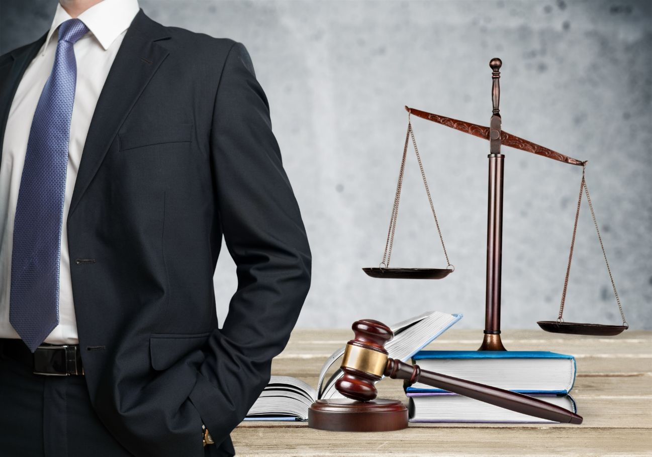Read more about the article How to choose the right law firm in Dubai – Detailed Guide