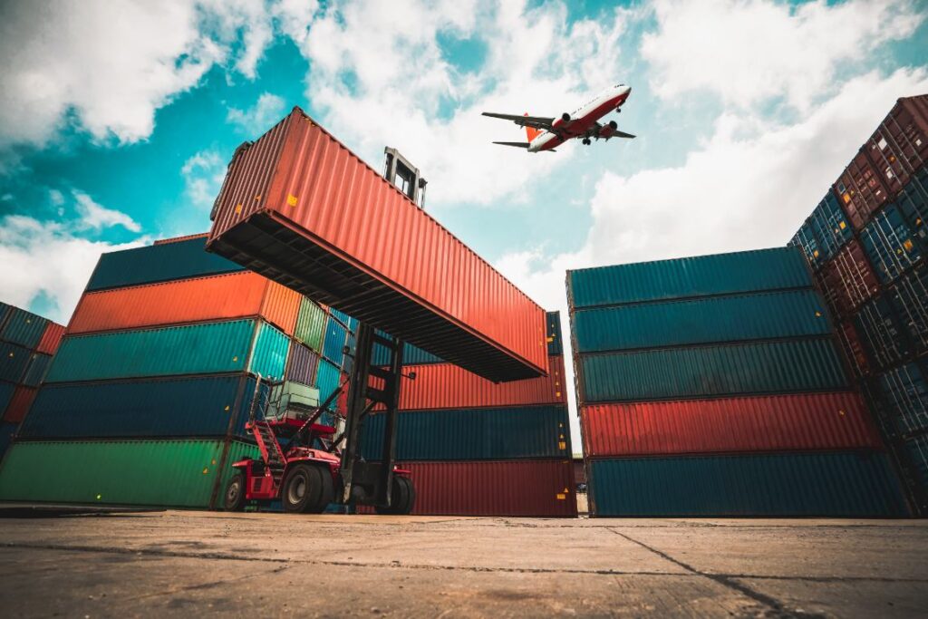 Logistics Lawyer in Dubai image