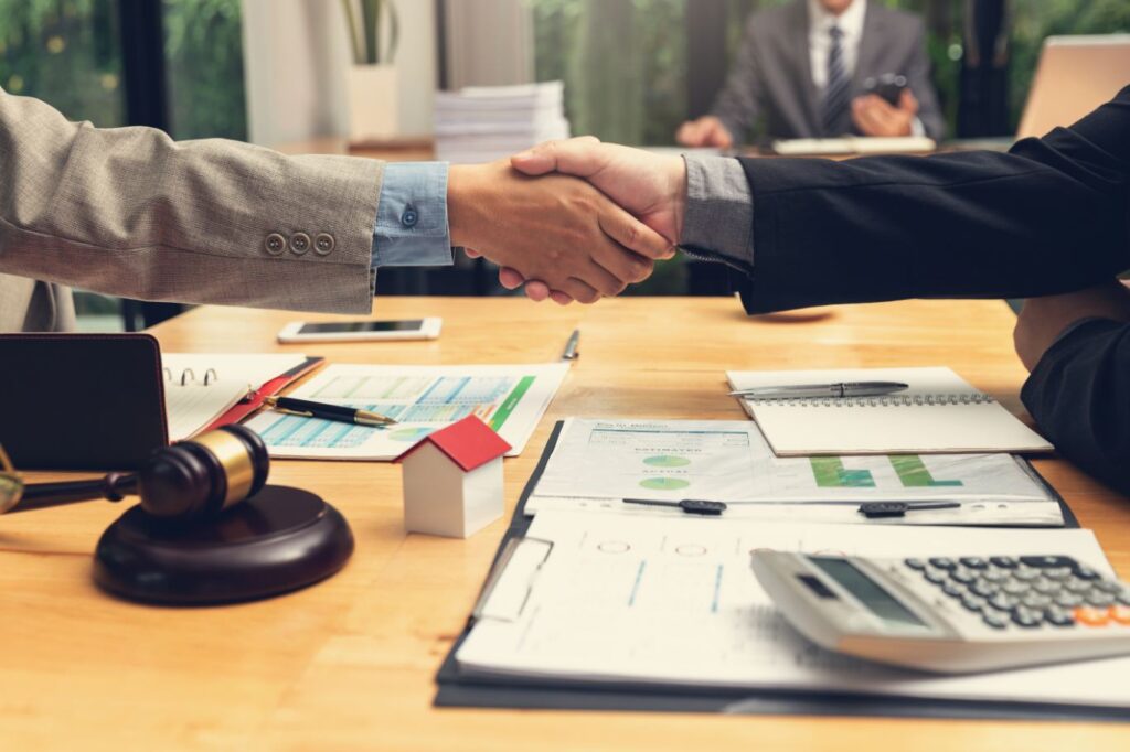Mergers Acquisitions Lawyer in Dubai image