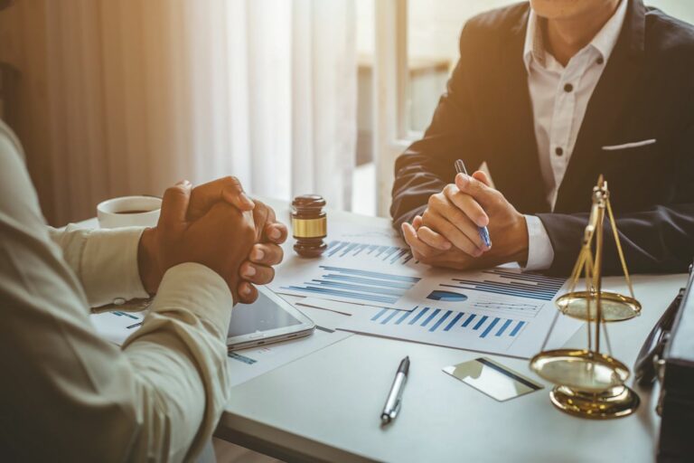 Read more about the article 5 Must Know Business Laws for Startups in UAE